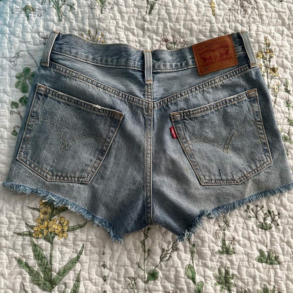 501 Levi shorts
